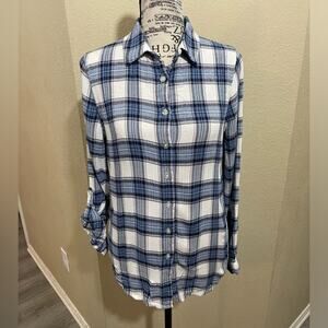 Romeo‎ and Juliet Couture plaid button down shirt sz M